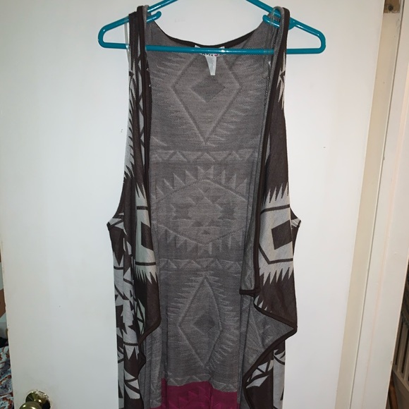 Geometric Pink and Brown Sweater - Picture 4 of 6